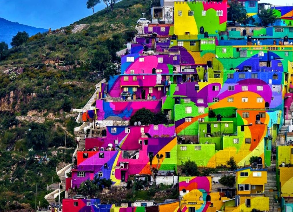 Những ngôi nhà rực rỡ sắc màu ở Mexico
